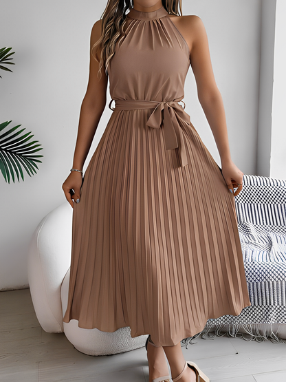 Vestido Midi Plissado com Decote Halter e Faixa Ajustável na Cintura – Dora