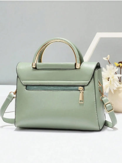 Bolsa Tiracolo Quadrada com Alça de Metal e Detalhes Trançados - July