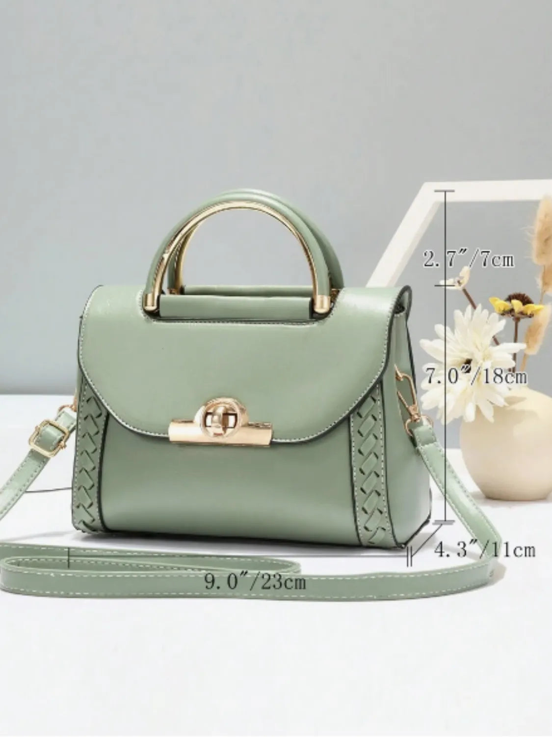 Bolsa Tiracolo Quadrada com Alça de Metal e Detalhes Trançados - July