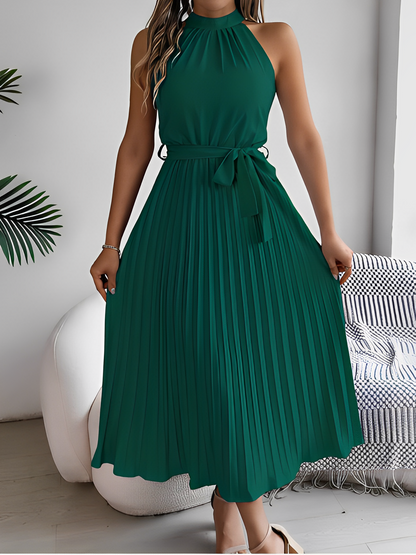 Vestido Midi Plissado com Decote Halter e Faixa Ajustável na Cintura – Dora